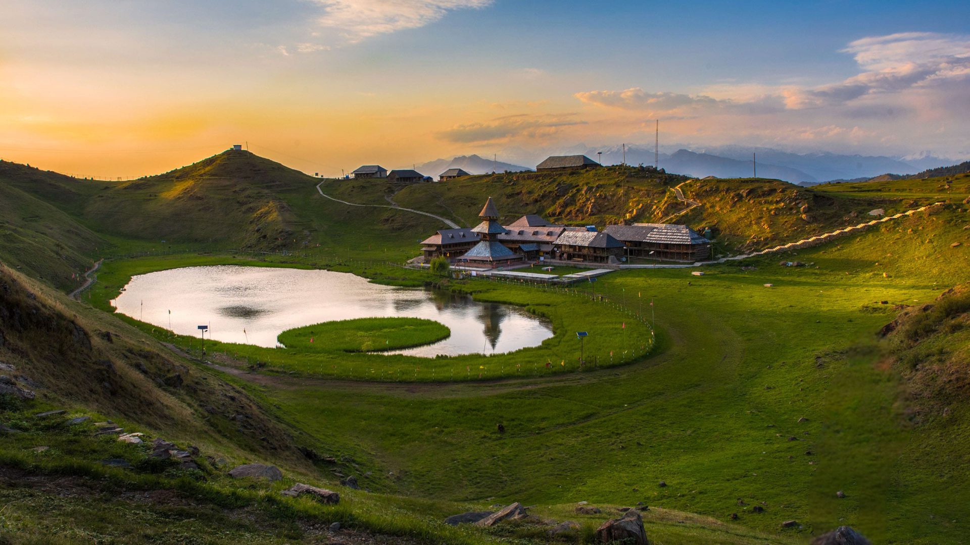 Prashar Lake in Summers