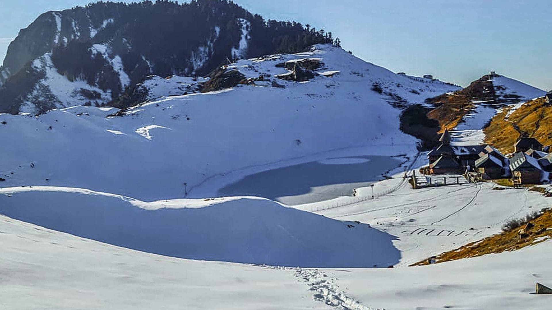 Prashar Lake in Winters